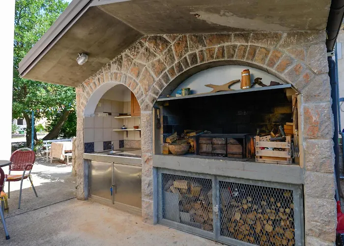 Cozy In Apartment Starigrad Paklenica